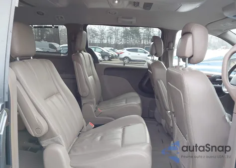 2015 Chrysler Town & Country Touring-L z USA, uszkodzony, nr VIN 2C4RC1CGXFR547479